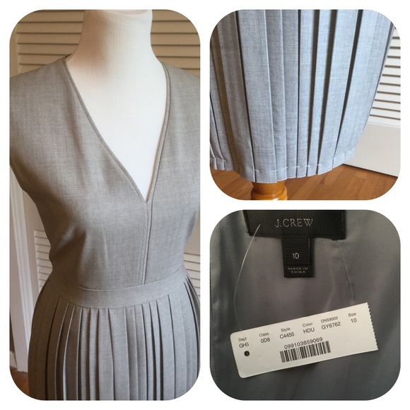 PLEATED V-NECK DRESS IN ITALIAN STRETCH WOOL - NWT - Picture 2 of 3