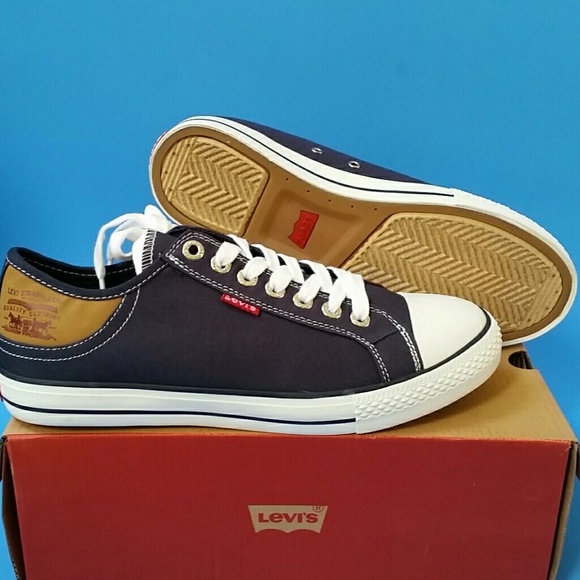 NIB Men's Levi's Stan Buck Sneaker Size 10 - Picture 2 of 4