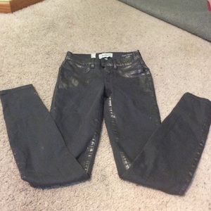 ADORABLE METALIC GRAY PAINTER SPLACH JEANS