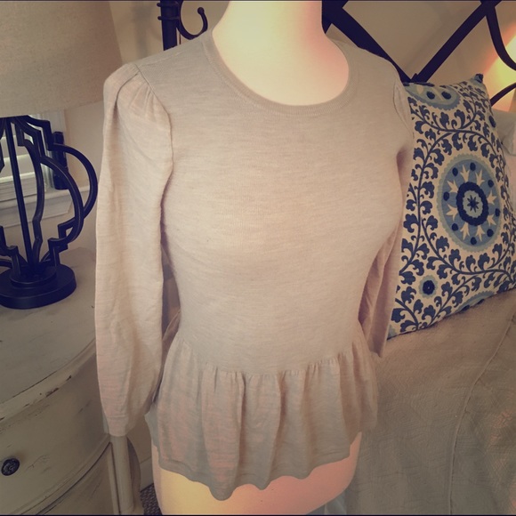 Ann Taylor LOFT sz S Beige/oatmeal light knit top