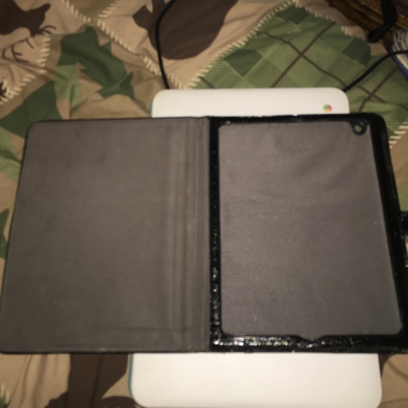 iPad case - Picture 2 of 4