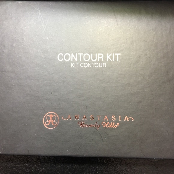 Anastasia Beverly Hills Powder Contour Kit