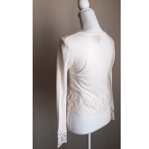 Sold ❌ Gorgeous Lace Trim Crop Top - Picture 3 of 3