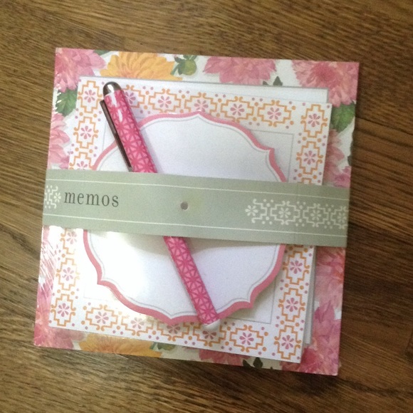 Hallmark Memo Set