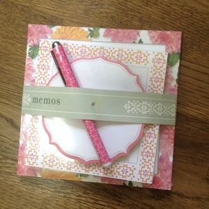 Hallmark Memo Set