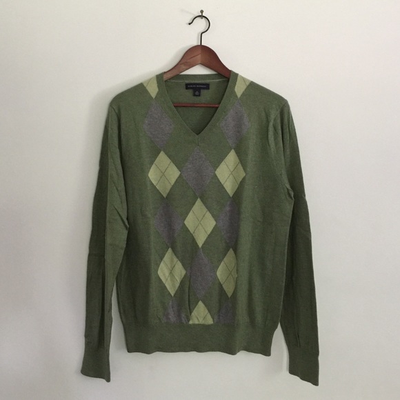 Mens Banana Republic argyle v-neck sweater. Size M