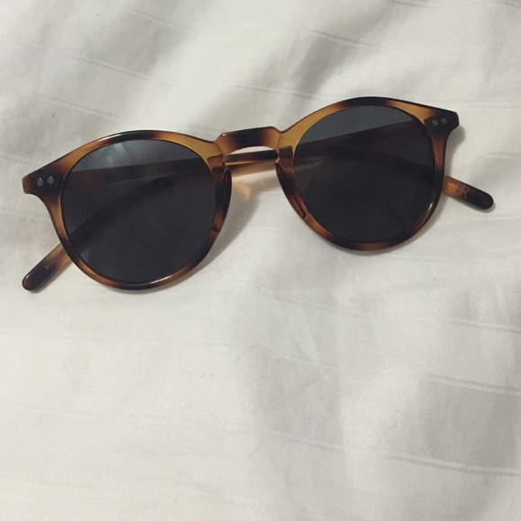 Banana republic tortoise shell sunglasses