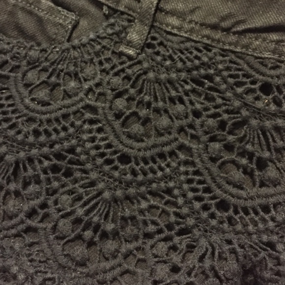 Super cute shorts!! - Picture 2 of 2