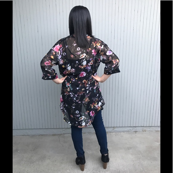 ✨LAST ONE!✨ Sheer Floral Kimono - Picture 6 of 8