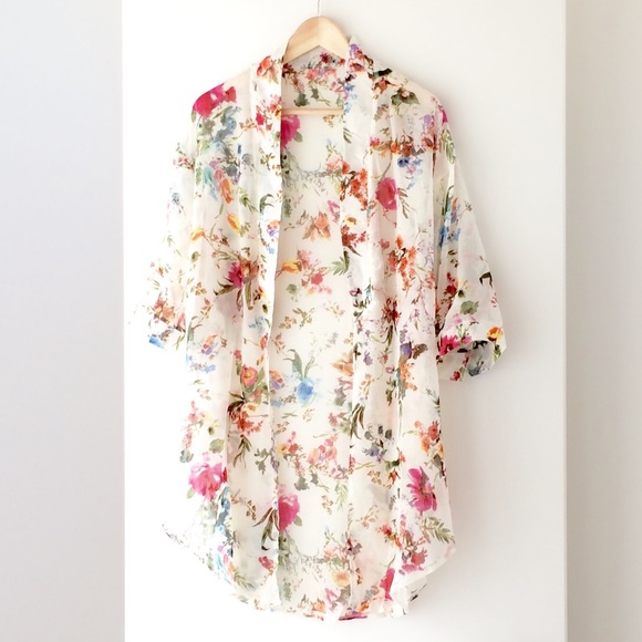 ✨LAST ONE!✨ Sheer Floral Kimono - Picture 8 of 8