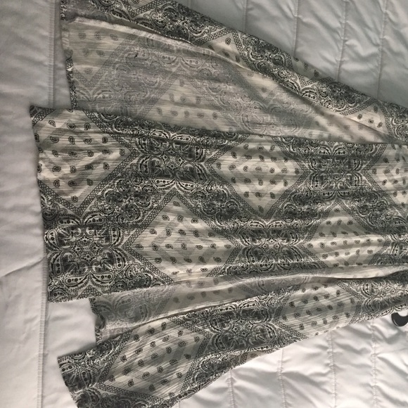 Black and white print maxi with cross cross straps - Picture 3 of 3