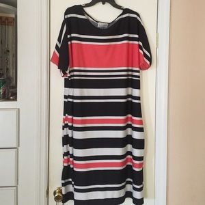 Great dress with heels or sandels.