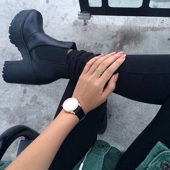 Adorable Black Boots!
