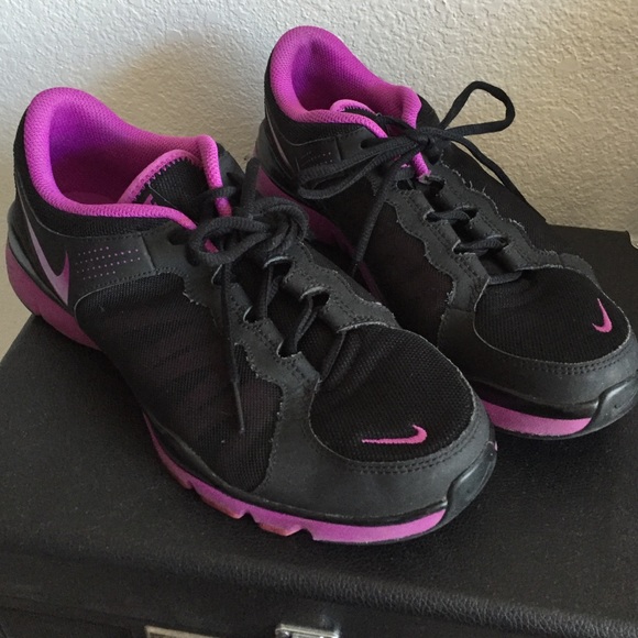 Nike women's walking shoes size 11