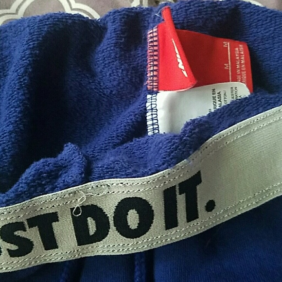 Nike sweatpants - Picture 2 of 2