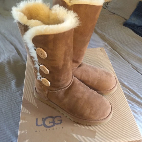 ⭕️SOLD⭕️ Chestnut Bailey uggs