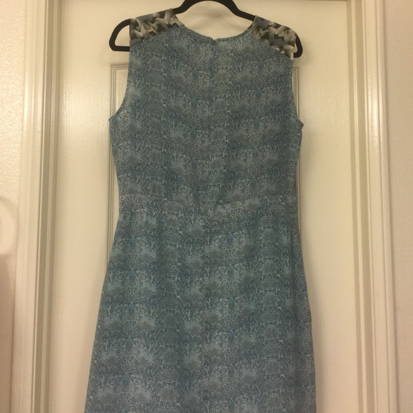 Blue snake skin pattern dress - Picture 3 of 4