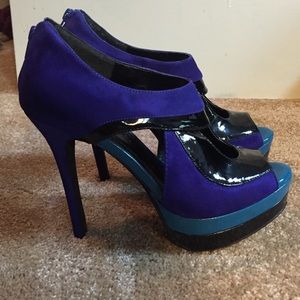 Jessica Simpson stilettos