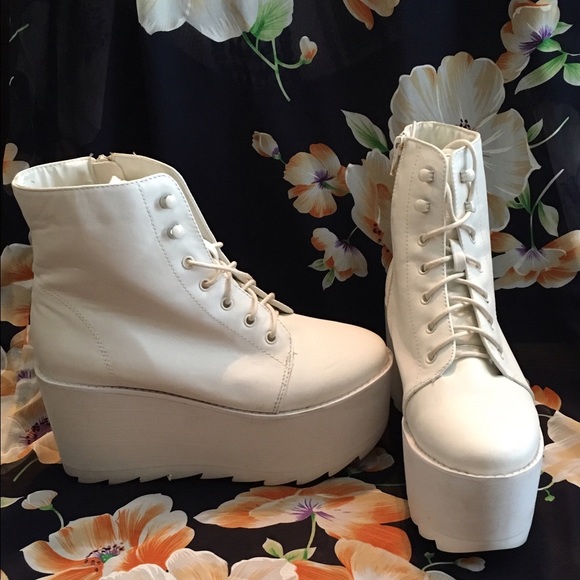 Y.R.U white platform Hercules shoes 7