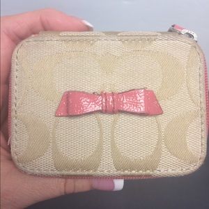 Coach Pill Coin Jewelry Case -used - $10 on Ⓜ️