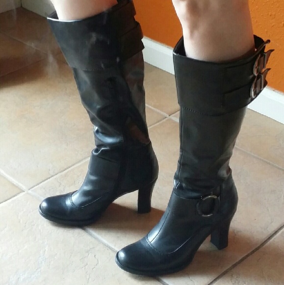Black pleather heeled boots. - Picture 2 of 2