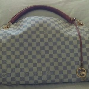 Louis Vuitton artsy bag