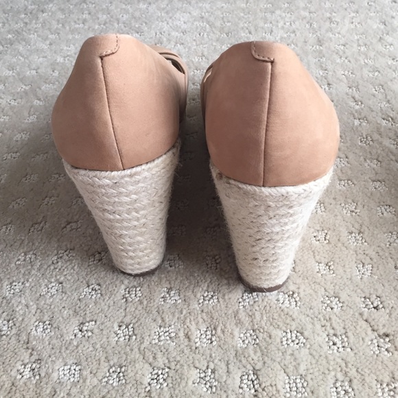 🎉Flash Sale🎉 Brand New Vince Camuto Wedges! - Picture 3 of 3