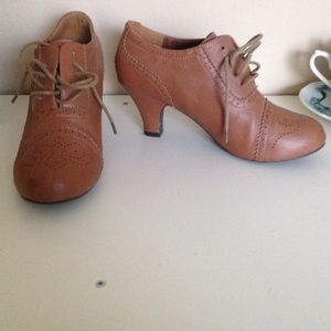 Size 8 Vintage Booties