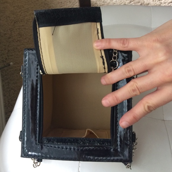 🎈1 LEFT! Rubik’s Cube purse - Picture 2 of 4