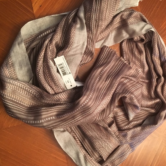 NWT beautiful scarf!
