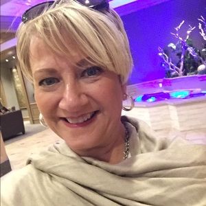 Meet your Posher, Manda