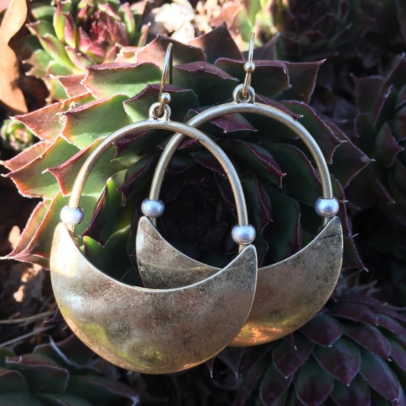 🦋HP🦋 Gold Silver Hammered Earrings w Accent Bead - Picture 2 of 2