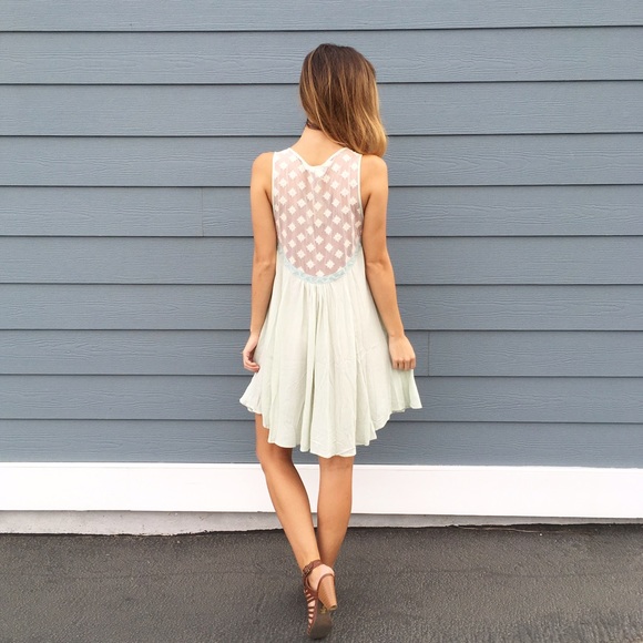 lace and mint dress - Picture 3 of 4