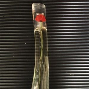 Flower by Kenzo perfume