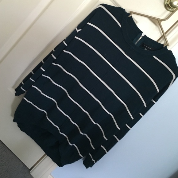 Teal striped zip-back top💙