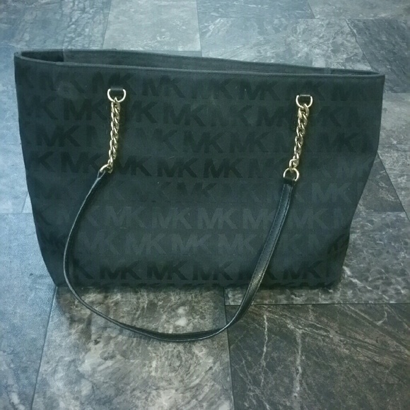 Michael kors Signature Shoulder Bag