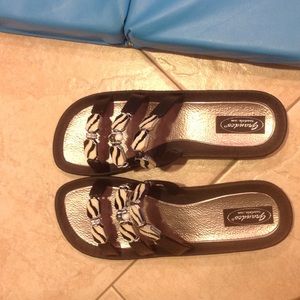 One pair of Grandco sandals