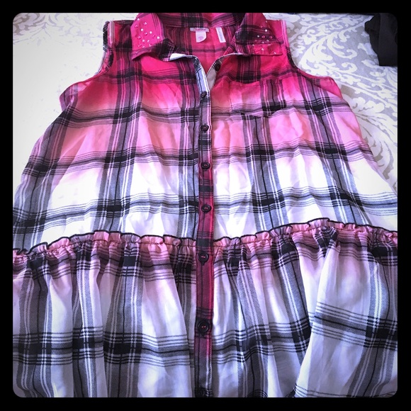 Sleeveless button down tunic
