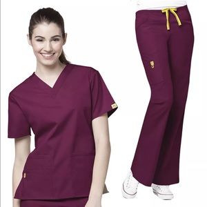 Wonder wink origins scrub set