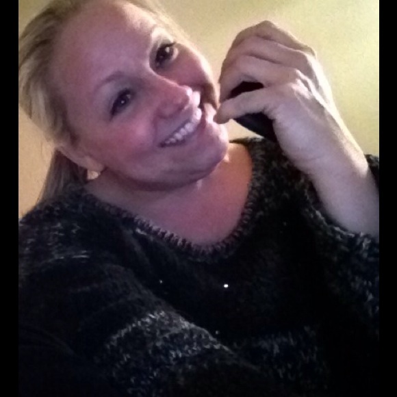 ➕Meet your Posher, Seana ➕ - Picture 6 of 7