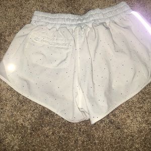 Polka dot hotty hot white lulu lemon shorts