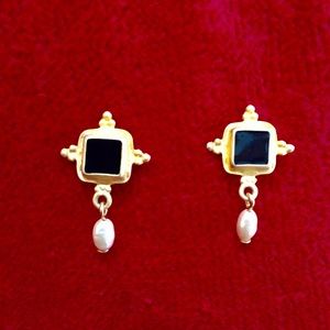 Cute earrings with small pearls drops