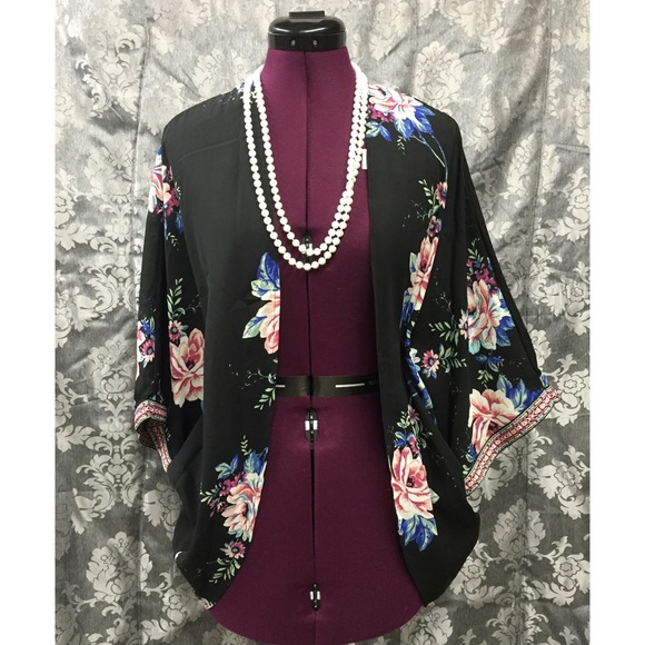 Black Floral Kimono