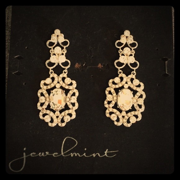 Jewelmint statement earrings. - Picture 1 of 2