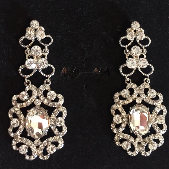 Jewelmint statement earrings. - Picture 2 of 2