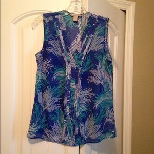 Banana Republic V-Neck Sleeveless Shirt