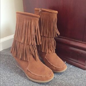 Wedge Minnetonka Fringe Boots