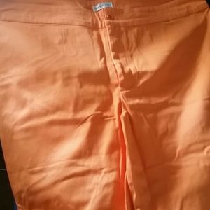 Monroe & Main Capris