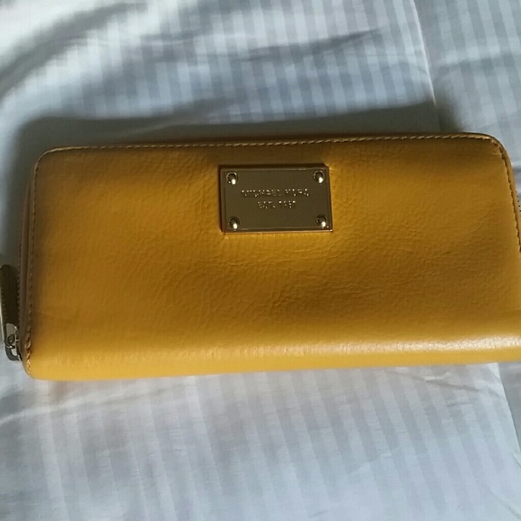 Michael Kors wallet