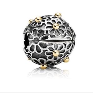 Pandora lazy daisy charm with 14k gold accents